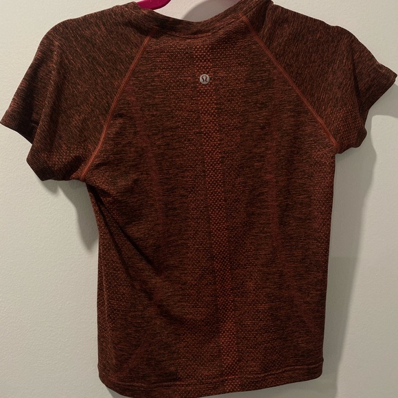 Lululemon Top - Picture 1 of 4